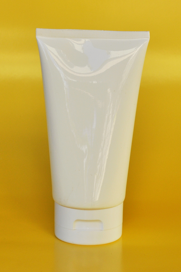 SNET-150WTWCFT-Pre Sealed Plastic Tube White 150g + White Cap Flip Top