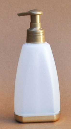 SET-PYD2-SNEP-27308-NATURAL/GOLD PLASTIC BOTTLE, 150 ML OTHER TAPERED OBLONG WITH A 24/410 FINISH, FLAT FRONT AND BACK, GOLD METALLIZED REMOVABLE BASE PLUS 24/410 Plastic Gold Pump